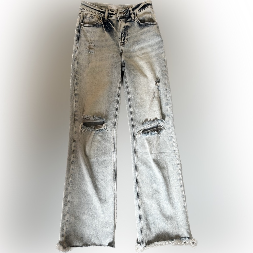 Women’s Risen Leslie high rise jeans. Size 3/26